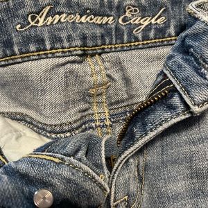 AE denim shorts denim shorts. Size zero zipper works buttons in front. Cute !!!